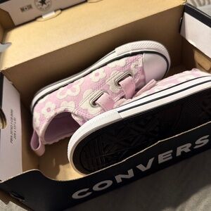 Converse All- Star Girl’s size 9 sneakers